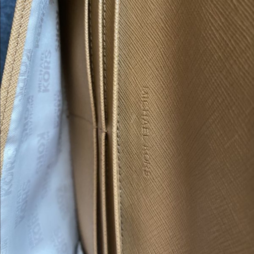 MK Wallet - Picture 3 of 4